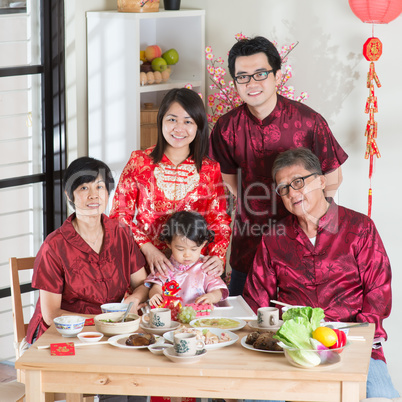 Chinese New Year reunion dinner group photo