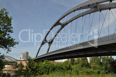 Osthafenbrücke in Frankfurt