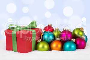 Weihnachtsgeschenke Geschenke an Weihnachten mit bunten Weihnach