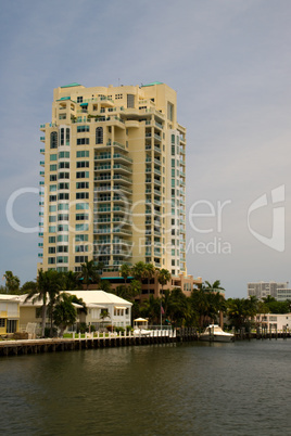 wohnen in Fort Lauderdale am Kanal mit Yacht