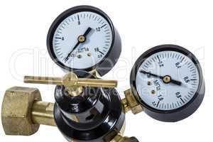 Gas pressure regulator with manometer, isolated with clipping pa