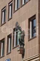 Statue an einem Haus in Nürnberg