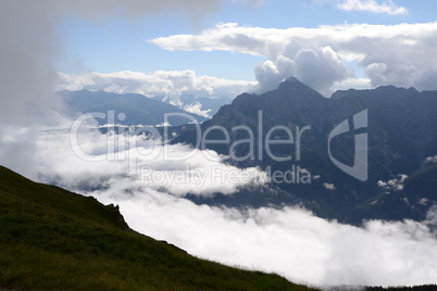 Wolken im Stubaital