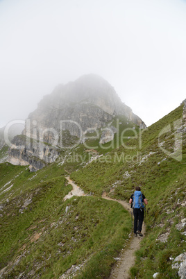 Wanderer am Hohen Burgstall, Stubaier Alpen