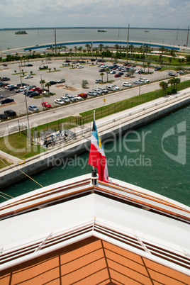 Port Canaveral Kreuzfahrtschiff Heck Flagge