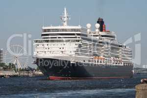 Queen Elizabeth im Hamburger Hafen