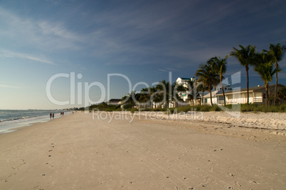 Strand mit Wohnhäusern in Fort Myers Florida