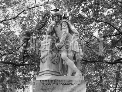 Black and white Shakespeare statue in London