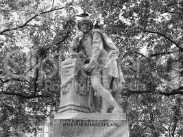 Black and white Shakespeare statue in London
