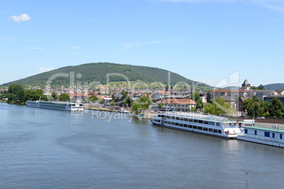 Schiff auf dem Main bei Miltenberg