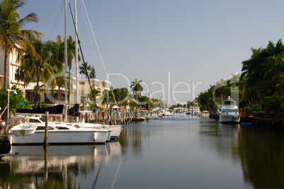 wohnen in Fort Lauderdale am Kanal mit Yacht