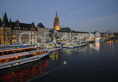 Frankfurt am Main, abends