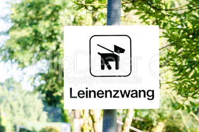 Hund an der Leine Schild