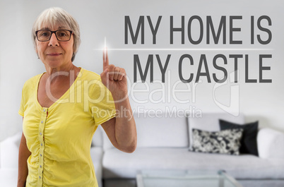 my home is my castle touchscreen wird von seniorin gezeigt