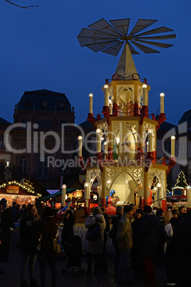 Weihnachtspyramide in Darmstadt