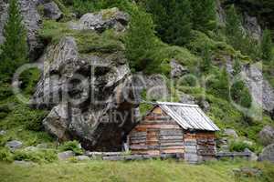 Hütte im Gebirge