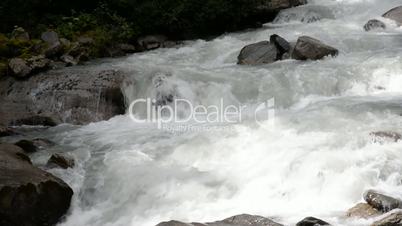 Bach am Grawa-Wasserfall