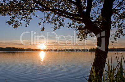 Sonnenuntergang an einem See