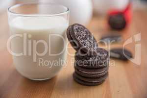 Schokoladenplätzchen mit Vanillefüllung