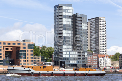 Wassertanker auf der Elbe, Hamburg