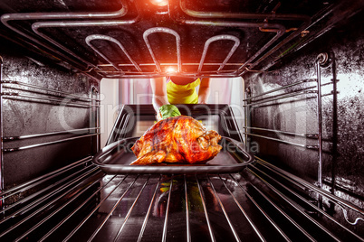 Cooking chicken in the oven at home.