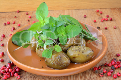 Aromatic green olives