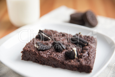 Schokoladen Brownies mit Keksen