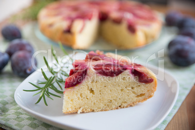 Pflaumen Kuchen mit Rosmarin