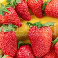composition of banana and strawberry