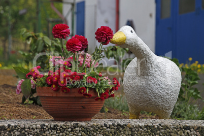 Blumenschale mit Dekogans