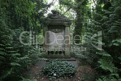 Grabmal auf dem alten Friedhof in Schwerin