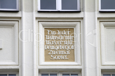 Hausinschrift in Schwerin Hausinschrift in Schwerin