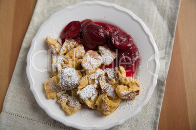 Kaiserschmarrn mit Zwetschgenröster