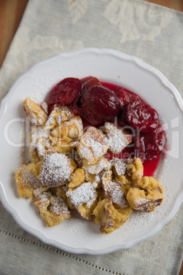 Kaiserschmarrn mit Zwetschgenröster