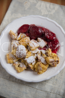 Kaiserschmarrn mit Zwetschgenröster