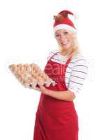 Weihnachtsfrau trägt eine Palette mit Eiern