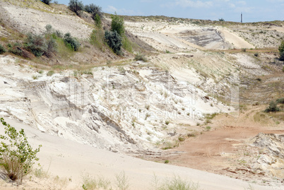 Industrial working out of forming sand