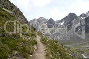 Wanderweg am Egesengrat, Stubaier Alpen