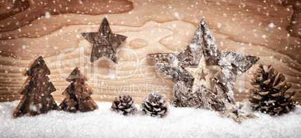 Christmas arrangement with wooden decoration