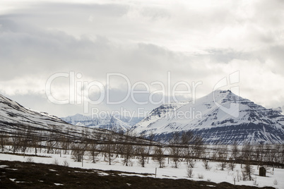 Snowy volcano mountain landscape in Iceland