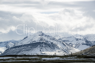 Snowy volcano mountain landscape in Iceland