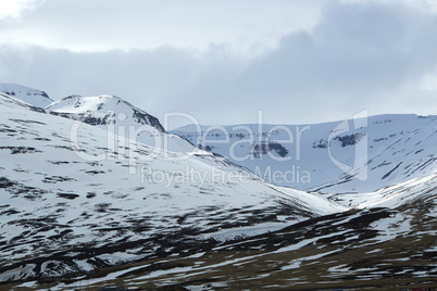 Snowy volcano mountain landscape in Iceland