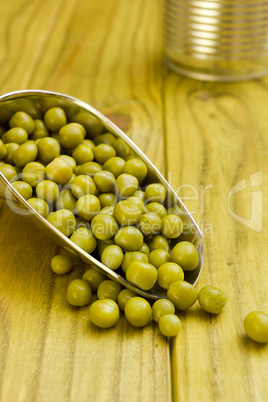 Green canned peas