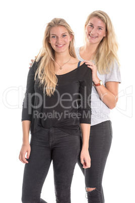 2 Schwestern mit langen blonden Haaren