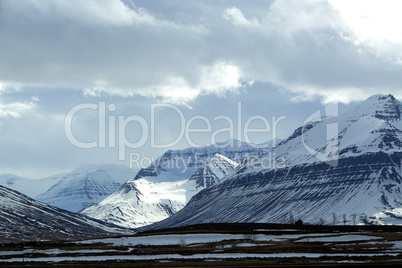 Snowy volcano mountain landscape in Iceland