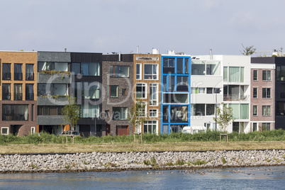 Fassade von modernen Wohngebäuden bei Amsterdam, Niederlande