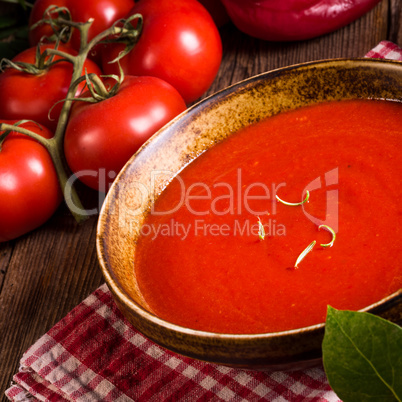 Rustic tomato soup