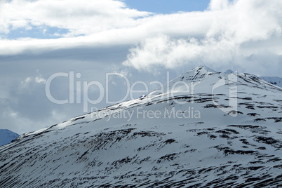 Snowy volcano mountain landscape in Iceland