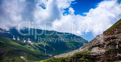 Rohtang La pass Traffic jam of cars