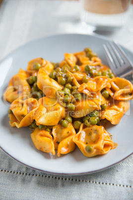 Tortellini in Tomaten Sauce